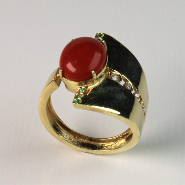 Ring "Asymmetry"